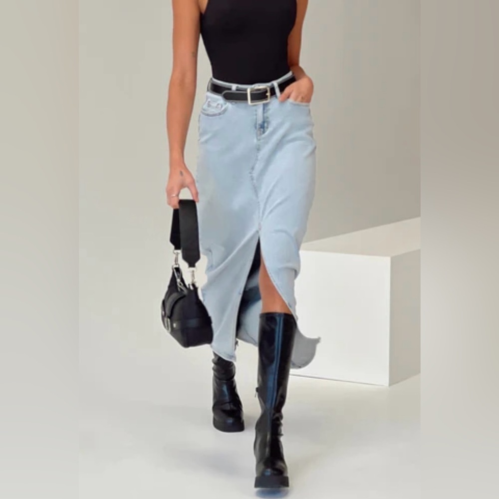 Princess Polly|light wash denim maxi skirt with front slit opening•••NWT,size 6